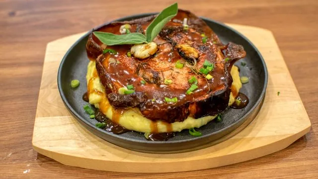 Pork Chops with Apple and Mash