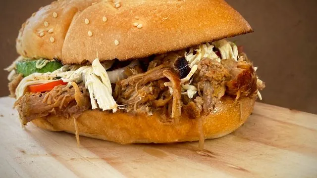 Slow Cooker Pulled Pork Rolls
